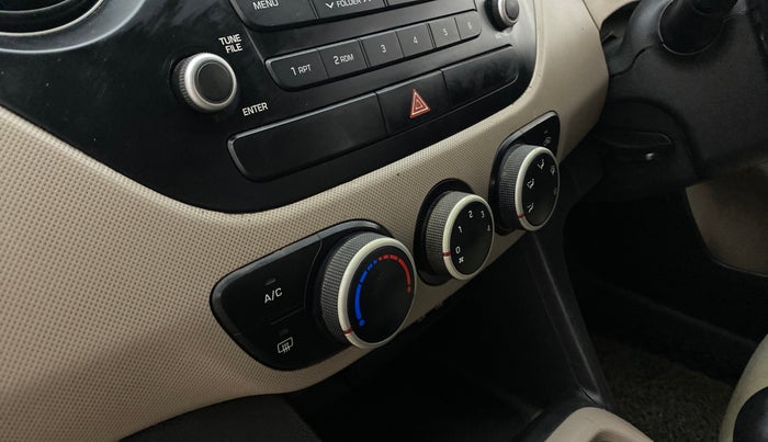 2015 Hyundai Grand i10 ASTA 1.2 KAPPA VTVT, Petrol, Manual, 44,628 km, AC Unit - Directional switch has minor damage