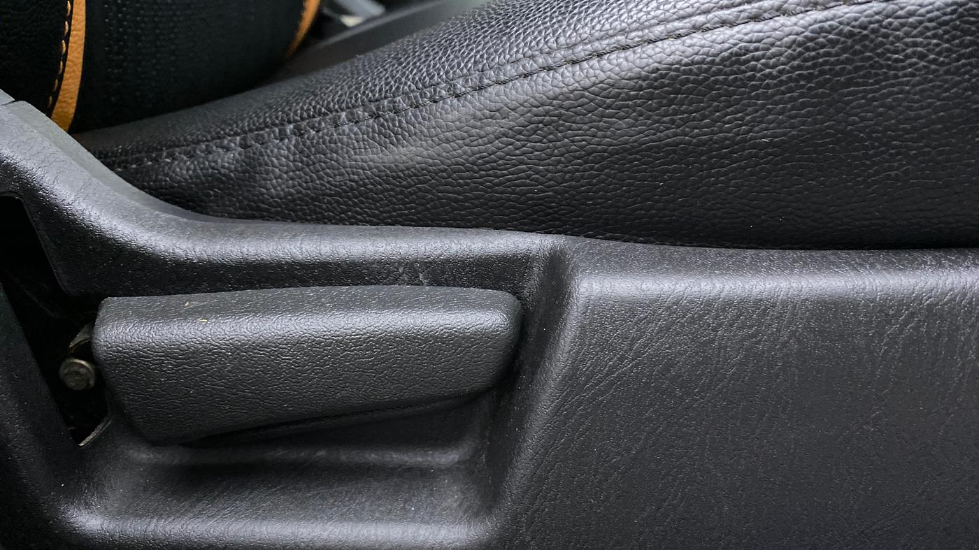 2020 Maruti Alto VXI PLUS, Petrol, Manual, 25,300 km, Driver Side Adjustment Panel