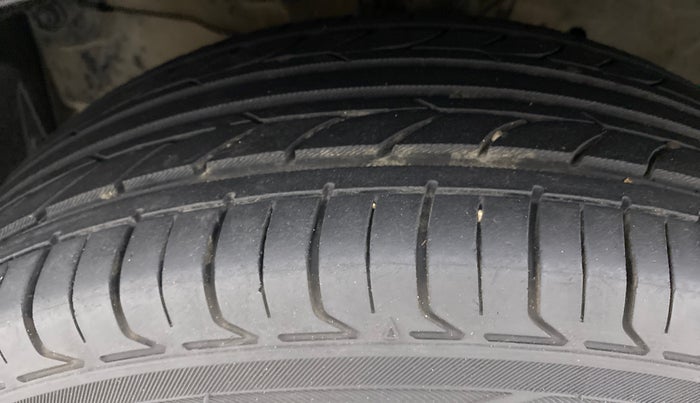 2017 Honda City V MT PETROL, Petrol, Manual, 49,467 km, Left Front Tyre Tread