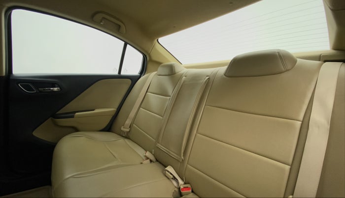 2017 Honda City V MT PETROL, Petrol, Manual, 49,467 km, Right Side Rear Door Cabin