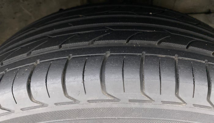 2017 Honda City V MT PETROL, Petrol, Manual, 49,467 km, Right Front Tyre Tread