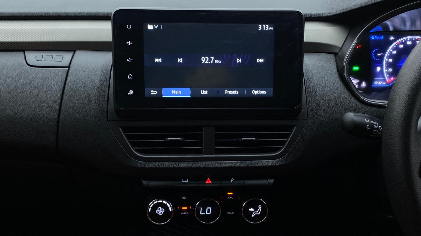 2021 Renault Kiger RXZ CVT 1.0 TURBO DUAL TONE, Petrol, Automatic, 19,142 km, Air Conditioner