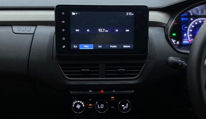 2021 Renault Kiger RXZ CVT 1.0 TURBO DUAL TONE, Petrol, Automatic, 19,142 km, Air Conditioner