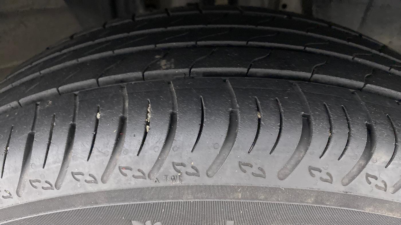 2021 Renault Kiger RXZ CVT 1.0 TURBO DUAL TONE, Petrol, Automatic, 19,142 km, Right Front Tyre Tread
