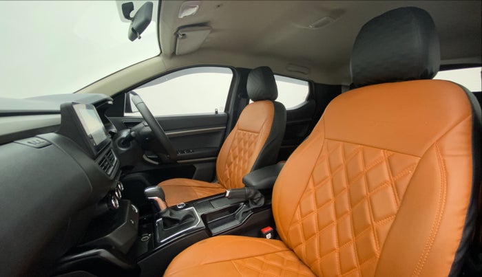 2021 Renault Kiger RXZ CVT 1.0 TURBO DUAL TONE, Petrol, Automatic, 19,142 km, Right Side Front Door Cabin