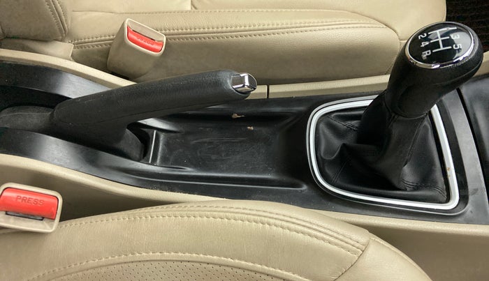 2021 Maruti Ciaz ALPHA 1.5 SHVS PETROL, Petrol, Manual, 29,134 km, Gear Lever