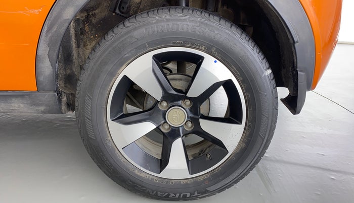 2018 Tata NEXON XZA+ 1.5 Dual Tone, Diesel, Automatic, 77,674 km, Left Rear Wheel