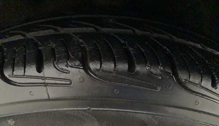 2011 Hyundai i10 MAGNA 1.2, Petrol, Manual, 48,025 km, Left Rear Tyre Tread