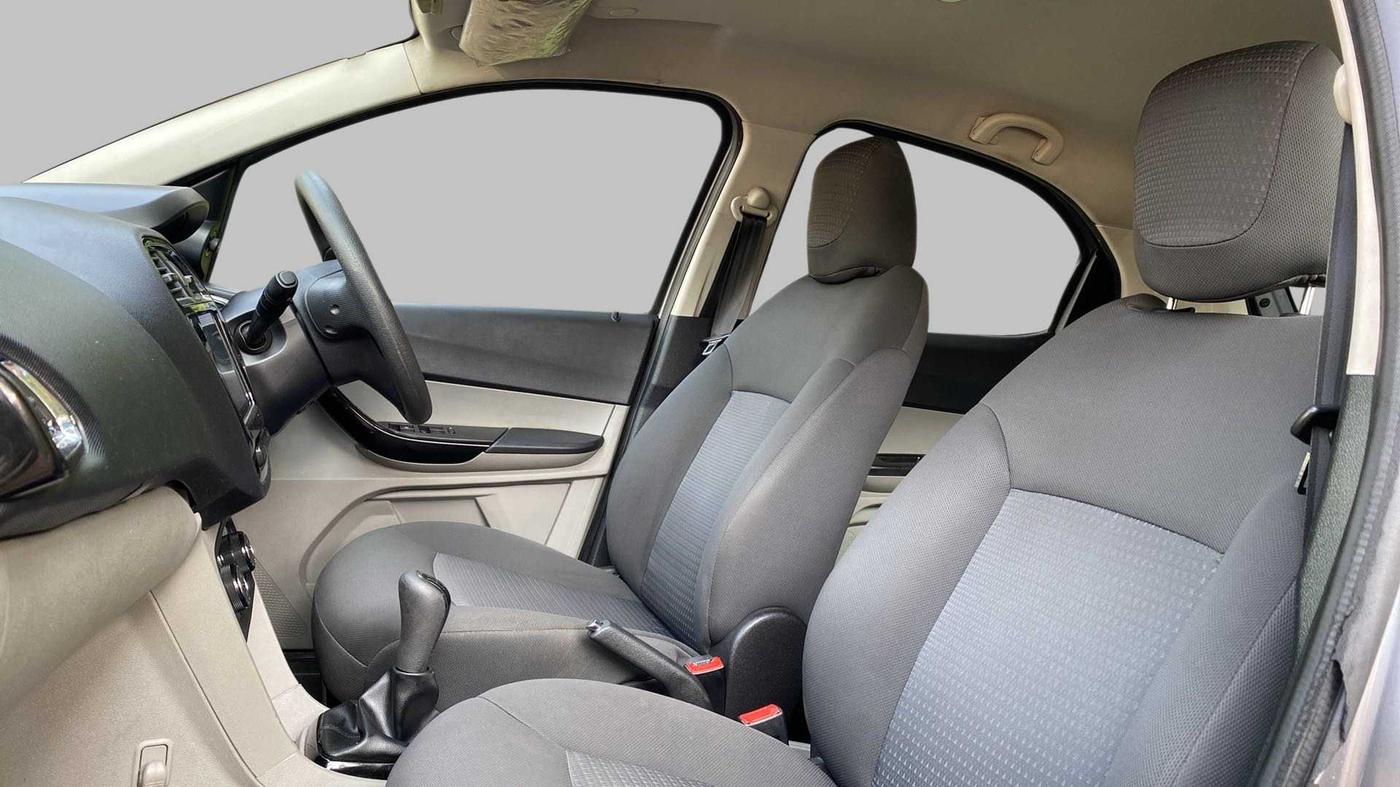 2019 Tata Tiago XZ+ 1.2 Revotron, Petrol, Manual, 83,406 km, Right Side Front Door Cabin