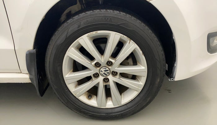 2013 Volkswagen Polo HIGHLINE1.2L, Petrol, Manual, 87,340 km, Right Front Wheel