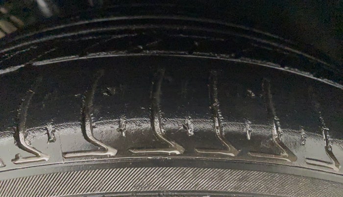 2013 Volkswagen Polo HIGHLINE1.2L, Petrol, Manual, 87,340 km, Left Front Tyre Tread