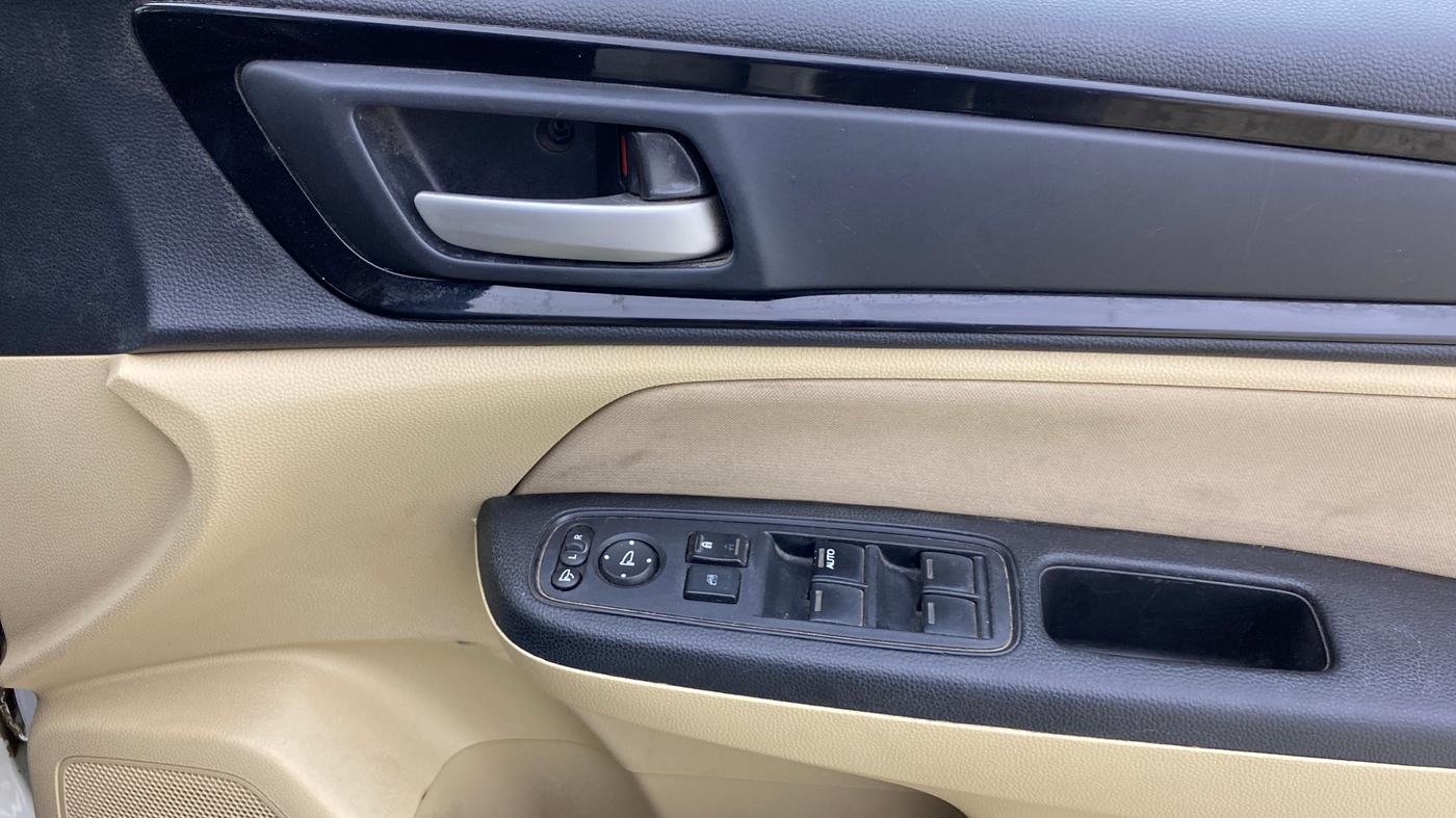 2021 Honda Amaze 1.5L I-DTEC S, Diesel, Manual, 84,962 km, Driver Side Door Panels Control