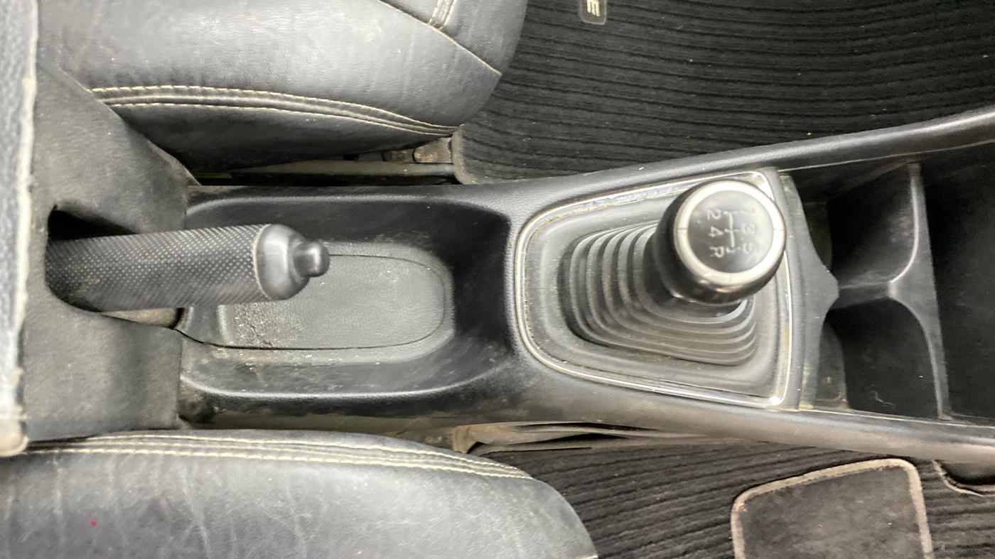 2021 Honda Amaze 1.5L I-DTEC S, Diesel, Manual, 84,962 km, Gear Lever