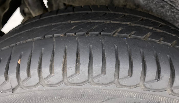 2010 Maruti Wagon R 1.0 VXI, Petrol, Manual, 45,995 km, Right Rear Tyre Tread