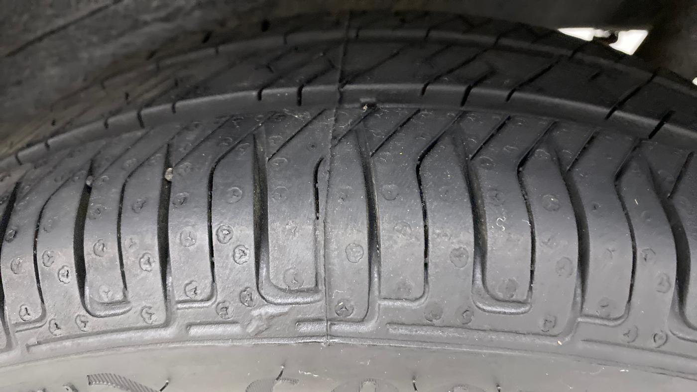 2010 Maruti Wagon R 1.0 VXI, Petrol, Manual, 45,995 km, Left Rear Tyre Tread