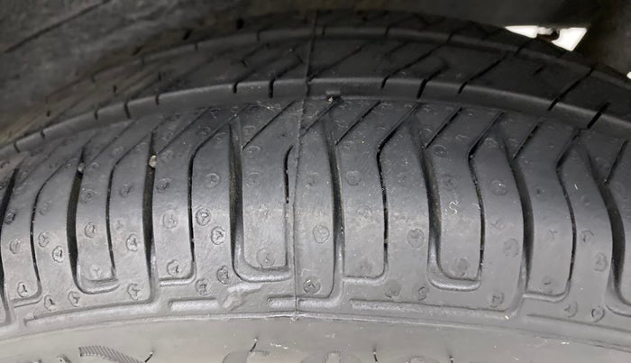 2010 Maruti Wagon R 1.0 VXI, Petrol, Manual, 45,995 km, Left Rear Tyre Tread