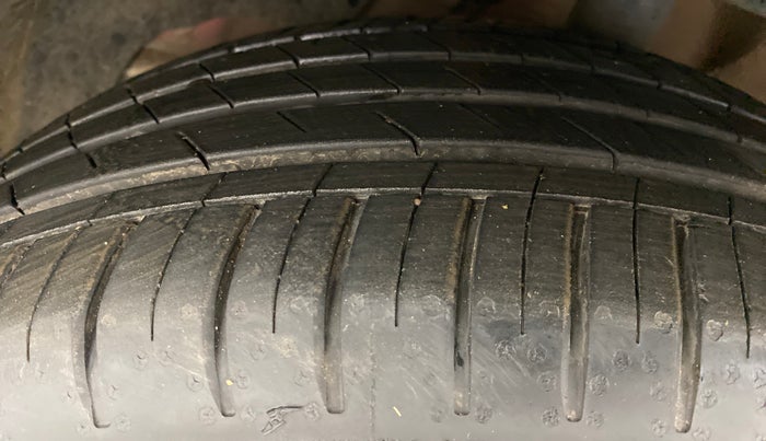 2021 MG HECTOR SHARP DCT PETROL, Petrol, Automatic, 10,521 km, Left Front Tyre Tread