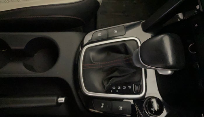 2020 KIA SELTOS GTX PLUS 1.4 PETROL DUAL TONE, Petrol, Manual, 47,325 km, Gear Lever