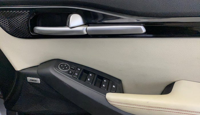 2020 KIA SELTOS GTX PLUS 1.4 PETROL DUAL TONE, Petrol, Manual, 47,325 km, Driver Side Door Panels Control