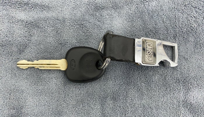 2019 Hyundai Xcent SX 1.2, CNG, Manual, 42,846 km, Key Close Up