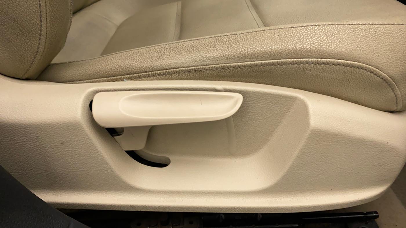 2012 Volkswagen Jetta COMFORTLINE TDI, Diesel, Manual, 65,775 km, Driver Side Adjustment Panel