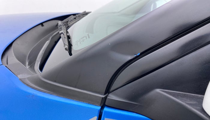 2017 Maruti Vitara Brezza ZDI PLUS DUAL TONE, Diesel, Manual, 97,788 km, Left A pillar - Slightly dented