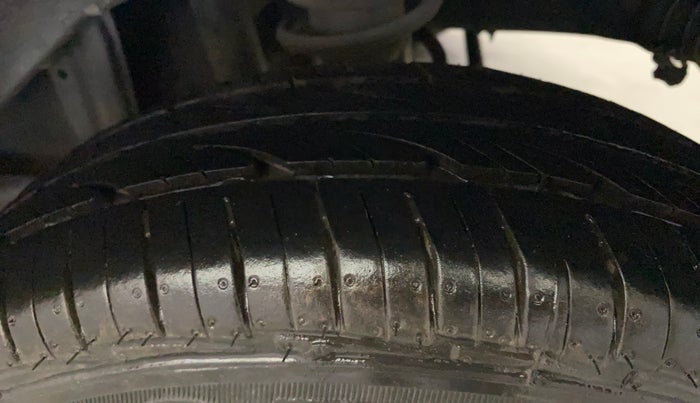 2013 Maruti Alto 800 LXI, Petrol, Manual, 53,259 km, Left Rear Tyre Tread