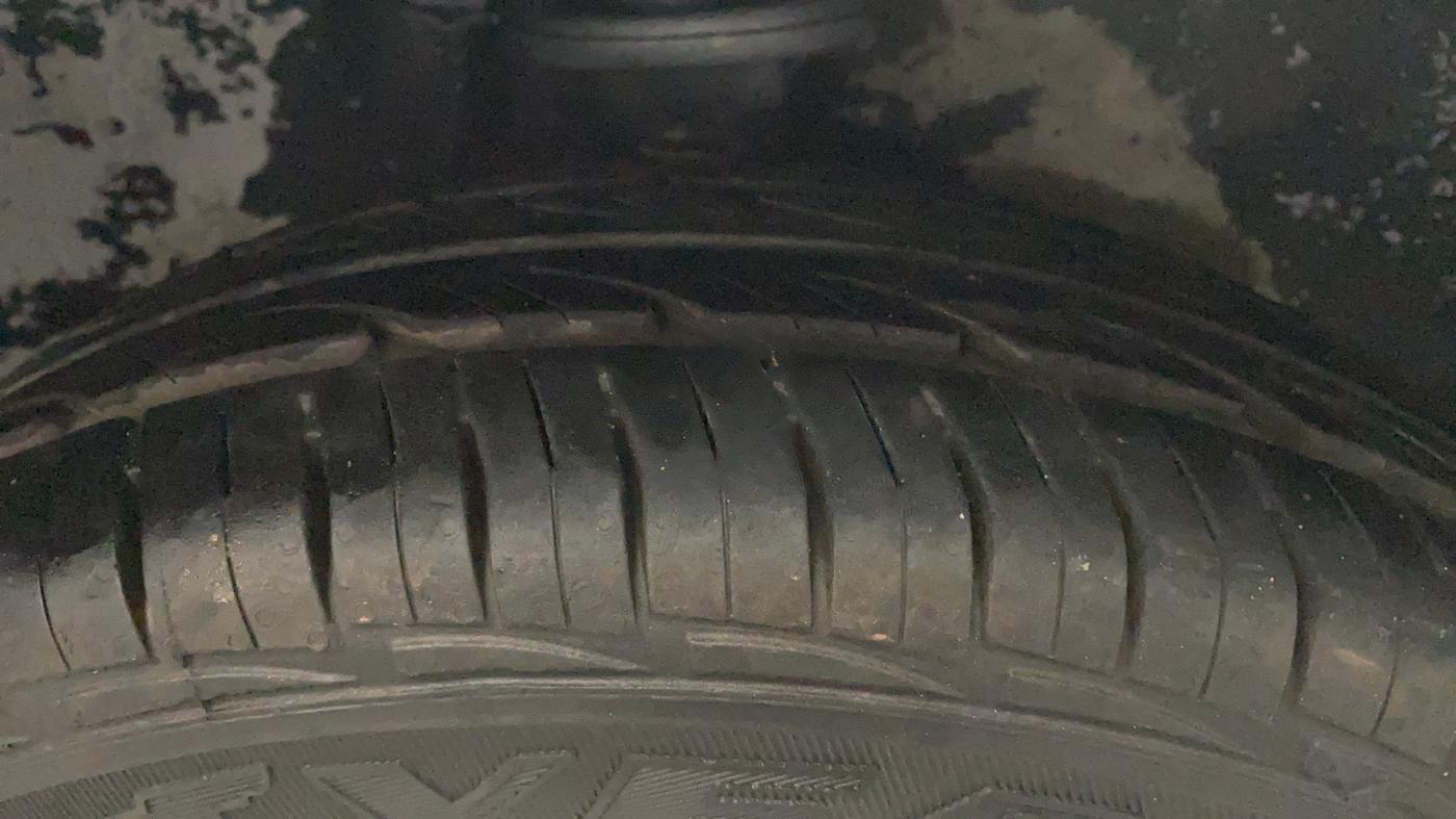 2013 Maruti Alto 800 LXI, Petrol, Manual, 53,259 km, Right Front Tyre Tread