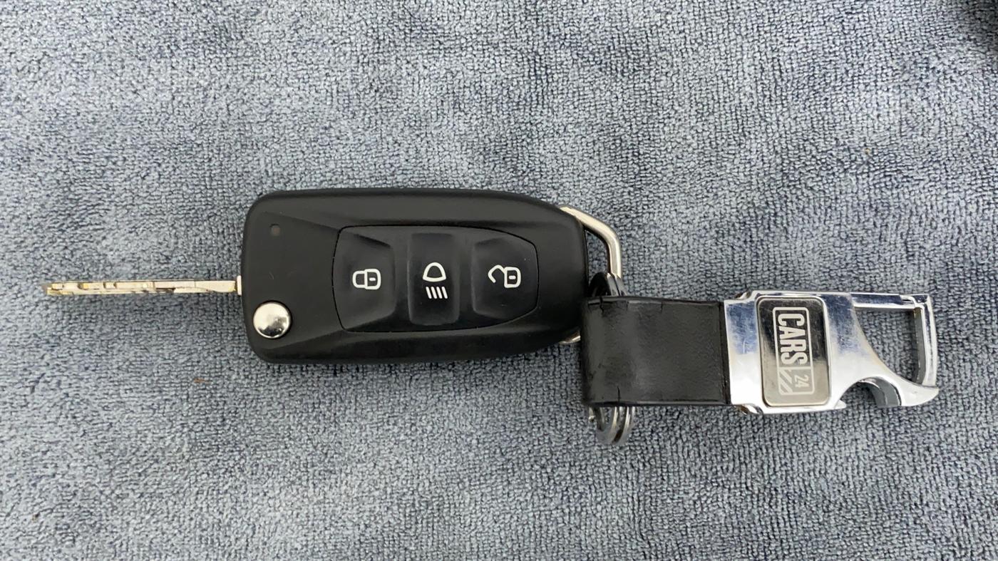 2018 Tata TIAGO NRG PETROL, Petrol, Manual, 16,066 km, Key Close Up