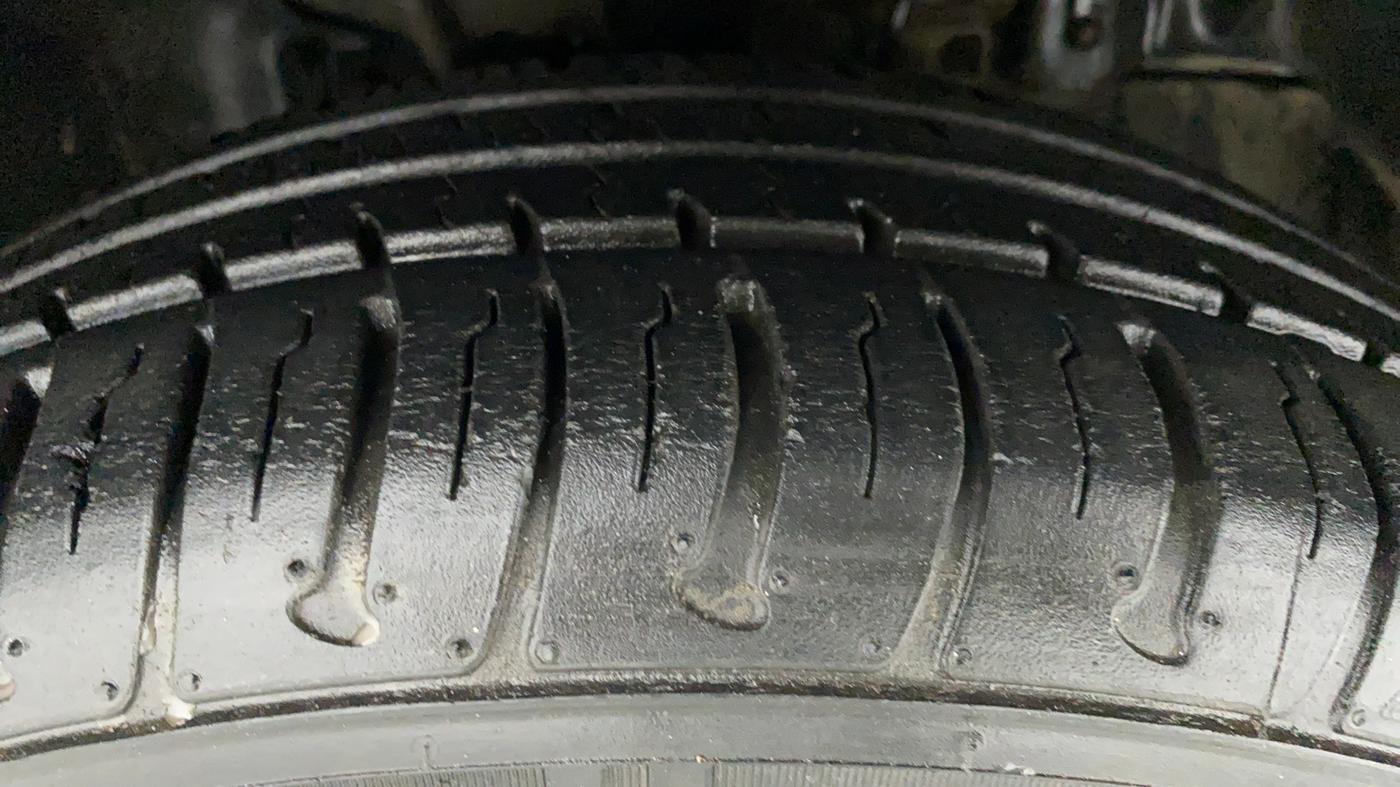 2018 Tata TIAGO NRG PETROL, Petrol, Manual, 16,066 km, Right Front Tyre Tread