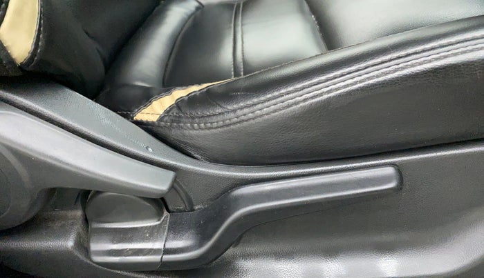 2019 Honda Amaze 1.2 SMT I VTEC, CNG, Manual, 26,083 km, Driver Side Adjustment Panel