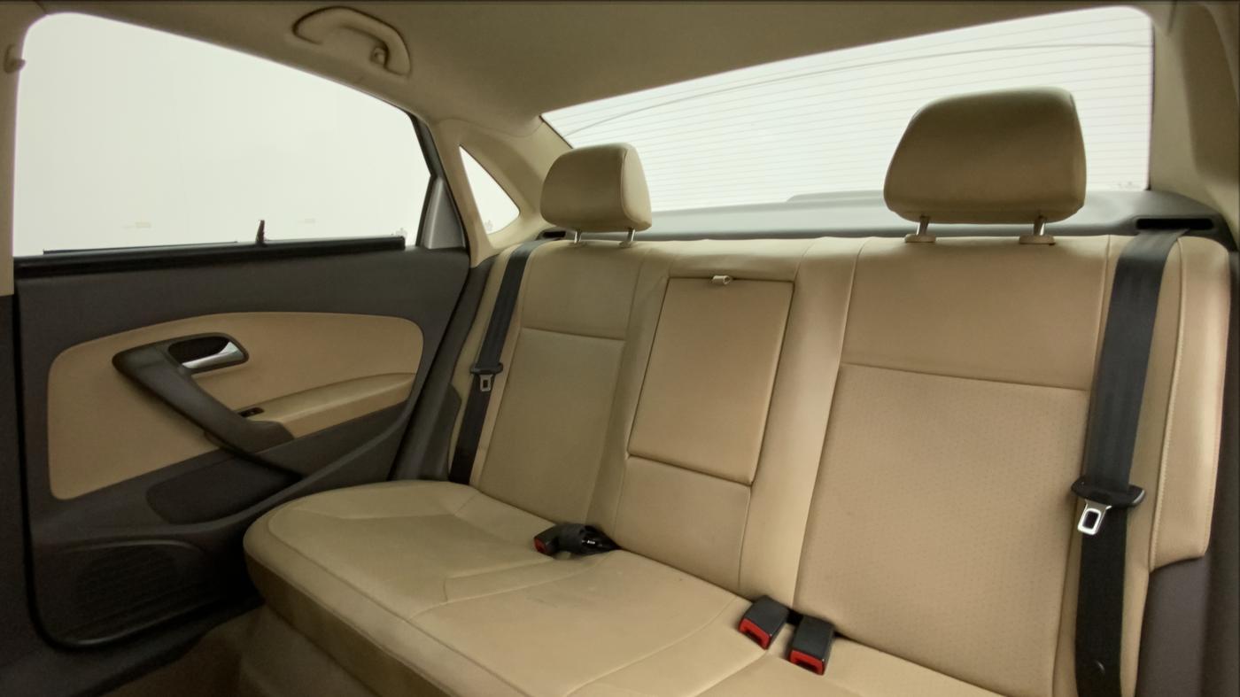 2015 Volkswagen Vento HIGHLINE PETROL, Petrol, Manual, 75,838 km, Right Side Rear Door Cabin
