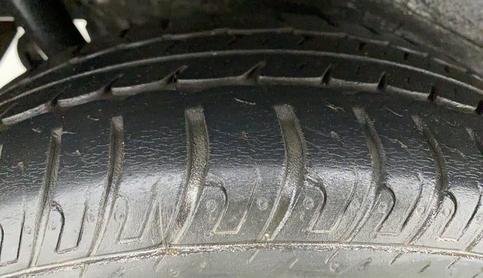 2018 Maruti Wagon R 1.0 VXI AMT, CNG, Automatic, 76,744 km, Right Rear Tyre Tread