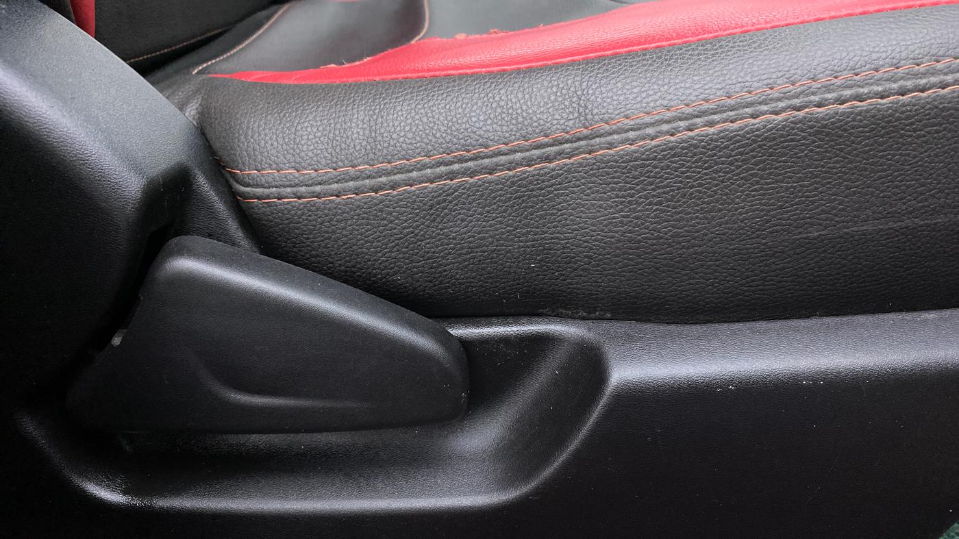 2018 Datsun Redi Go S 1.0, Petrol, Manual, 59,859 km, Driver Side Adjustment Panel