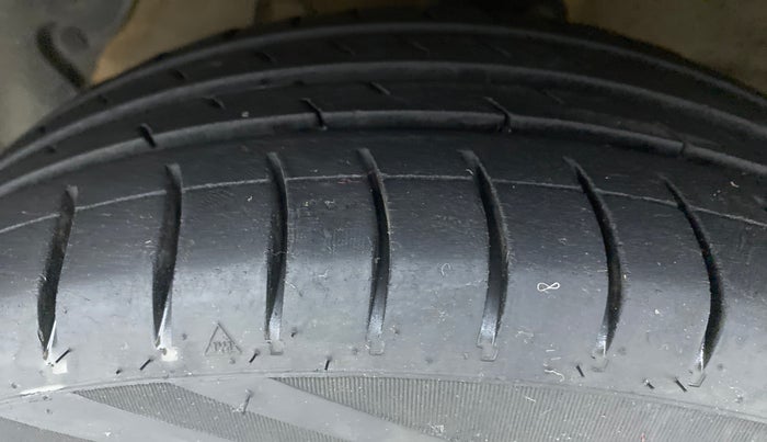 2016 Hyundai Grand i10 SPORTZ 1.2 KAPPA VTVT, Petrol, Manual, 86,471 km, Left Front Tyre Tread