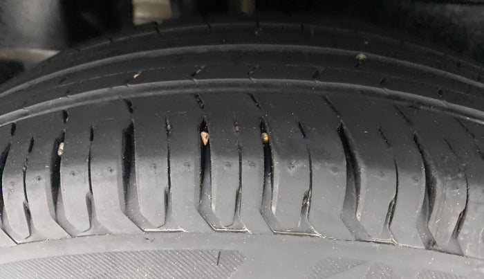 2020 Maruti Dzire LXI, Petrol, Manual, 12,880 km, Right Rear Tyre Tread