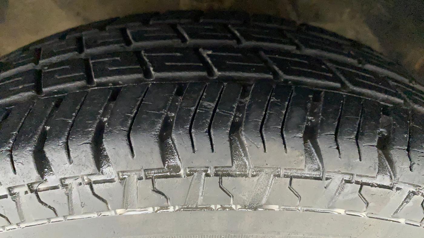 2011 Maruti Alto LXI, Petrol, Manual, 12,174 km, Left Front Tyre Tread