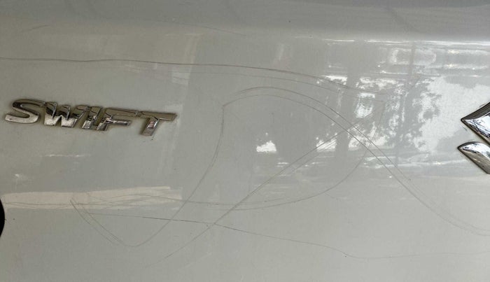 2020 Maruti Swift VXI, Petrol, Manual, 62,588 km, Dicky (Boot door) - Minor scratches