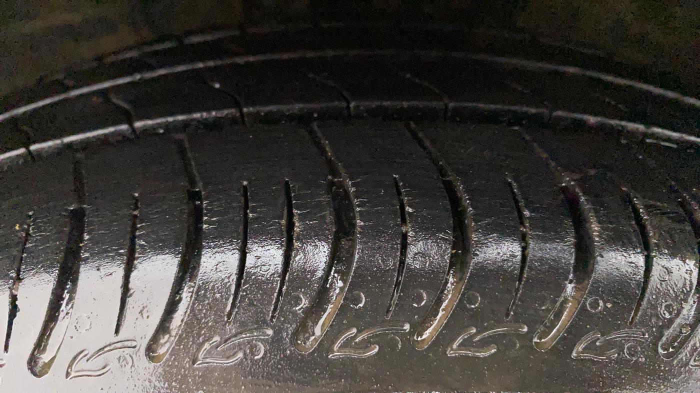 2016 Maruti Celerio VXI CNG, CNG, Manual, 95,441 km, Left Front Tyre Tread