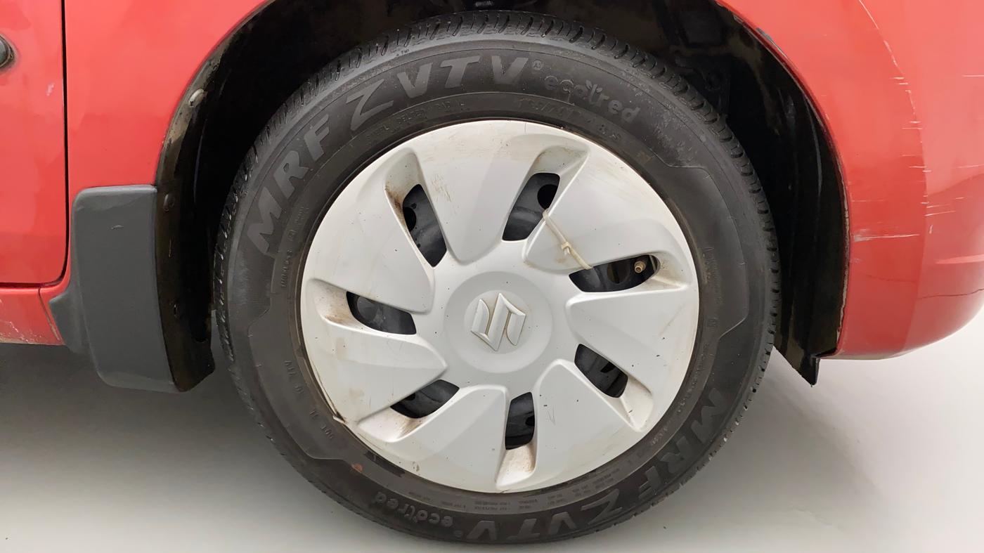 2016 Maruti Celerio VXI CNG, CNG, Manual, 95,441 km, Right Front Wheel