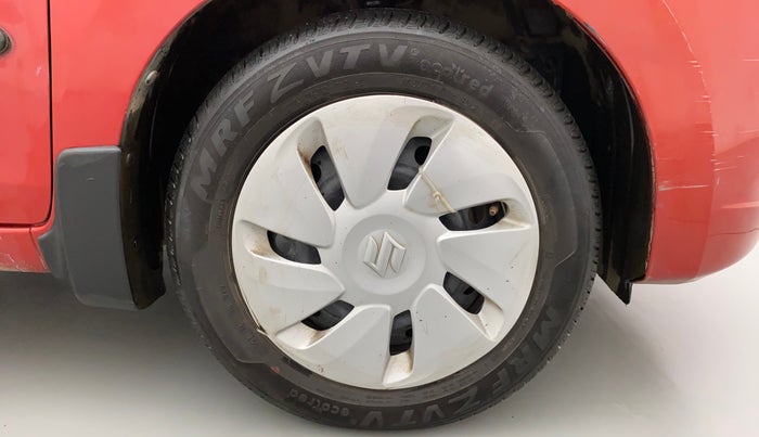 2016 Maruti Celerio VXI CNG, CNG, Manual, 95,441 km, Right Front Wheel