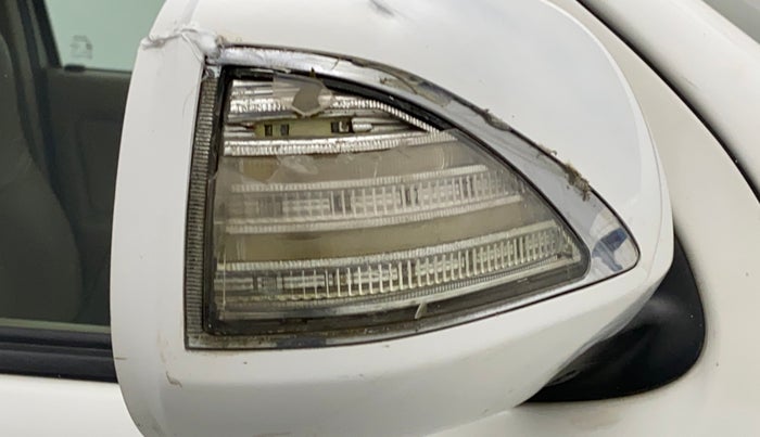 2010 Toyota Fortuner 3.0 4X4 MT, Diesel, Manual, 1,18,533 km, Right rear-view mirror - Indicator light not working