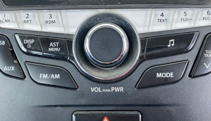 2013 Maruti Wagon R Stingray VXI, Petrol, Manual, 28,979 km, Infotainment system - Button has minor damage