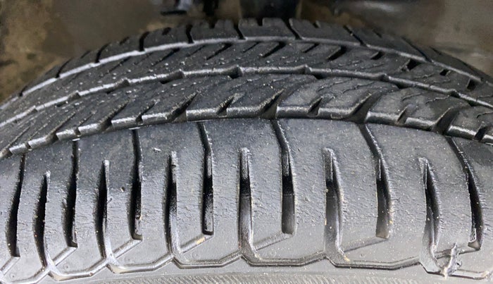 2013 Maruti Wagon R Stingray VXI, Petrol, Manual, 28,979 km, Right Front Tyre Tread