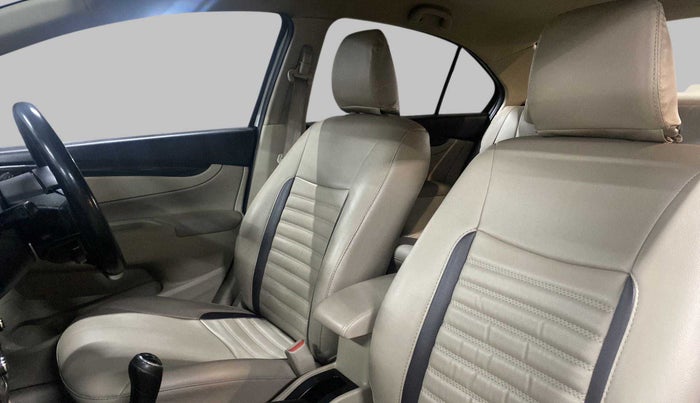 2017 Maruti Ciaz DELTA 1.4 MT PETROL, Petrol, Manual, 99,250 km, Right Side Front Door Cabin