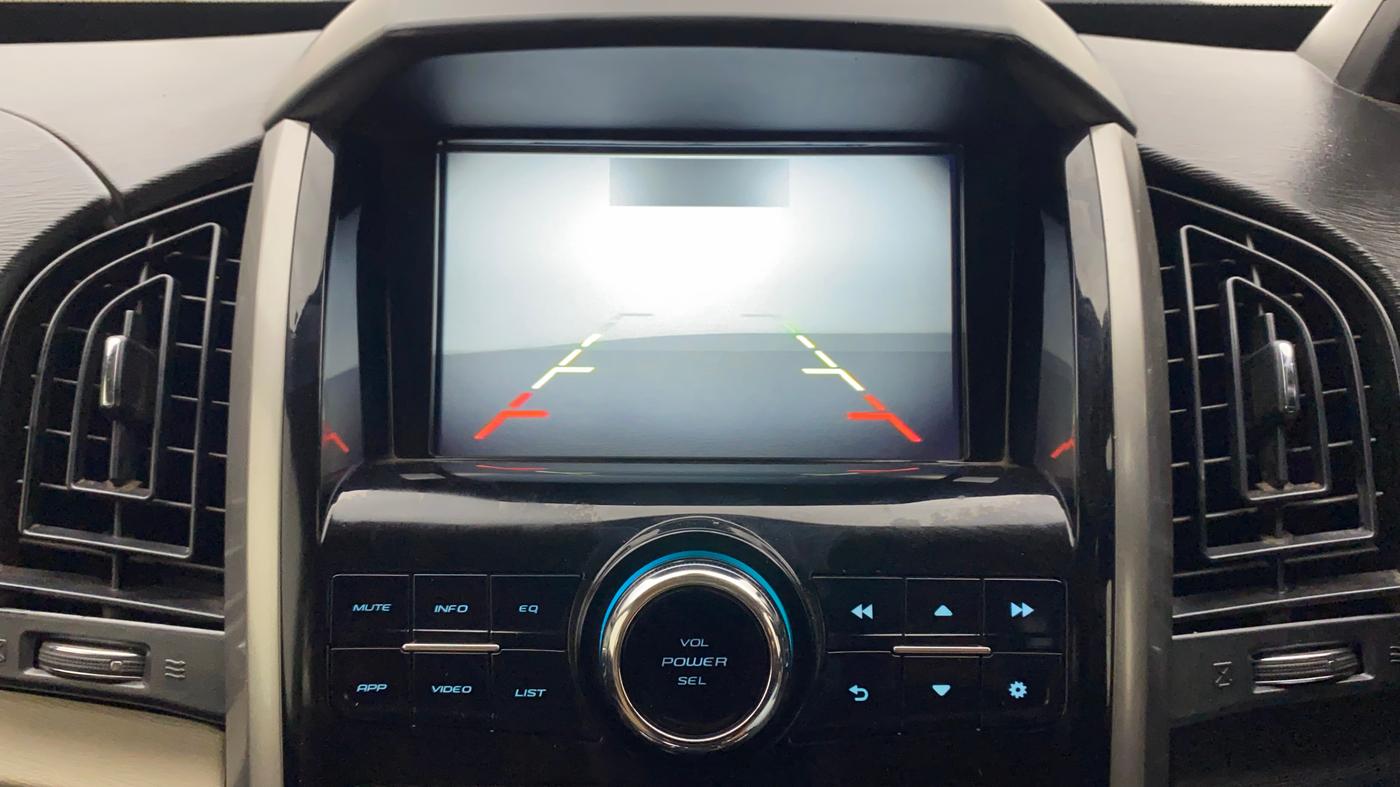 2018 Mahindra XUV500 W7, Diesel, Manual, 67,379 km, Parking Camera