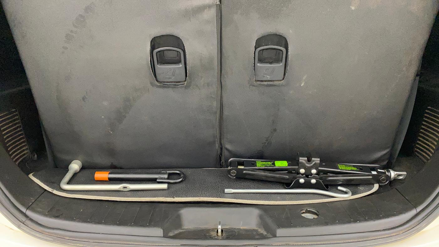 2018 Mahindra XUV500 W7, Diesel, Manual, 67,379 km, Boot Inside
