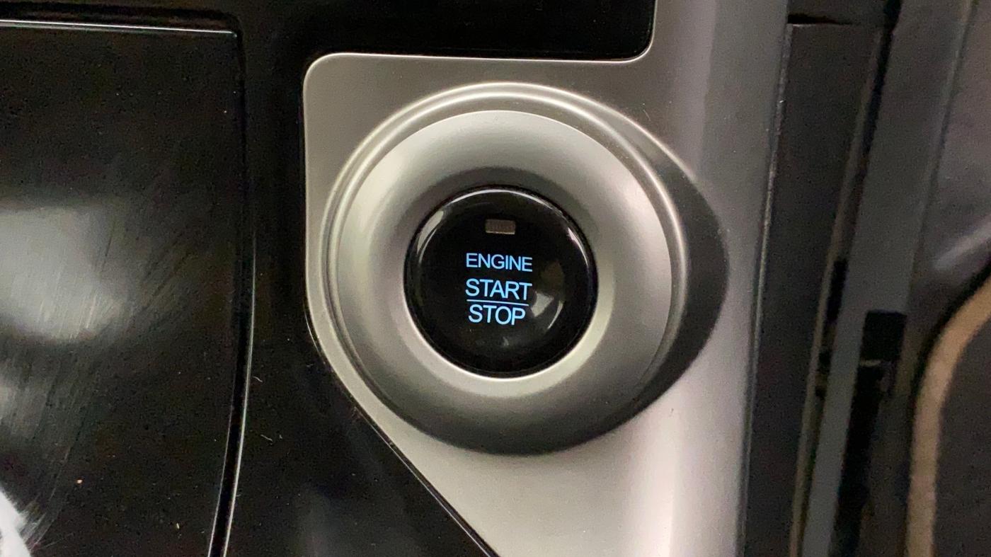 2018 Mahindra XUV500 W7, Diesel, Manual, 67,379 km, Keyless Start/ Stop Button