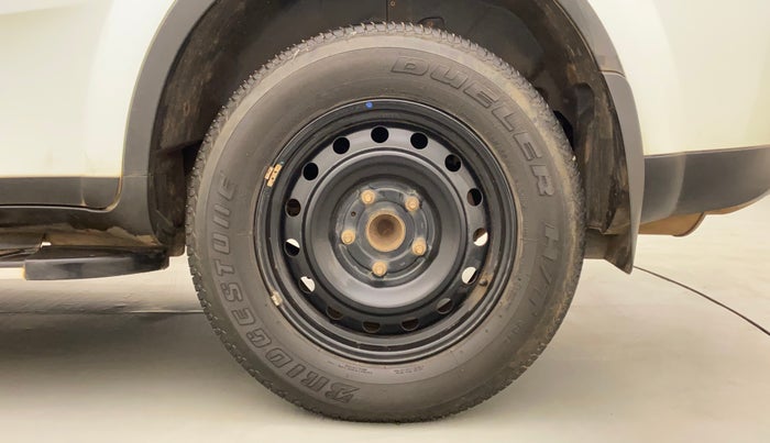 2018 Mahindra XUV500 W7, Diesel, Manual, 67,379 km, Left Rear Wheel