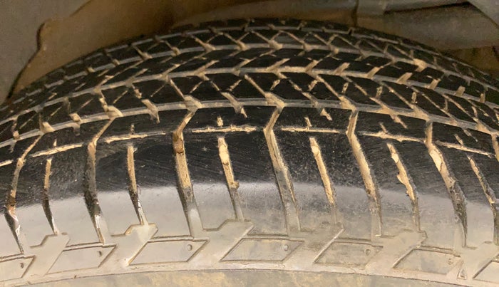 2018 Mahindra XUV500 W7, Diesel, Manual, 67,379 km, Left Rear Tyre Tread